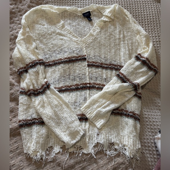 Daytrip Sweaters - Daytrip Cream and Brown V-Neck Sweater